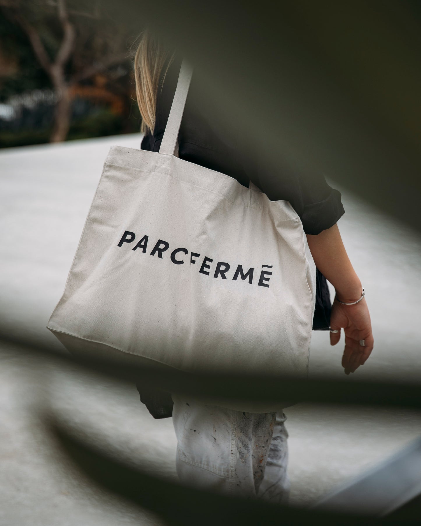 PARC FERMÉ TOTE (OFF-WHITE)