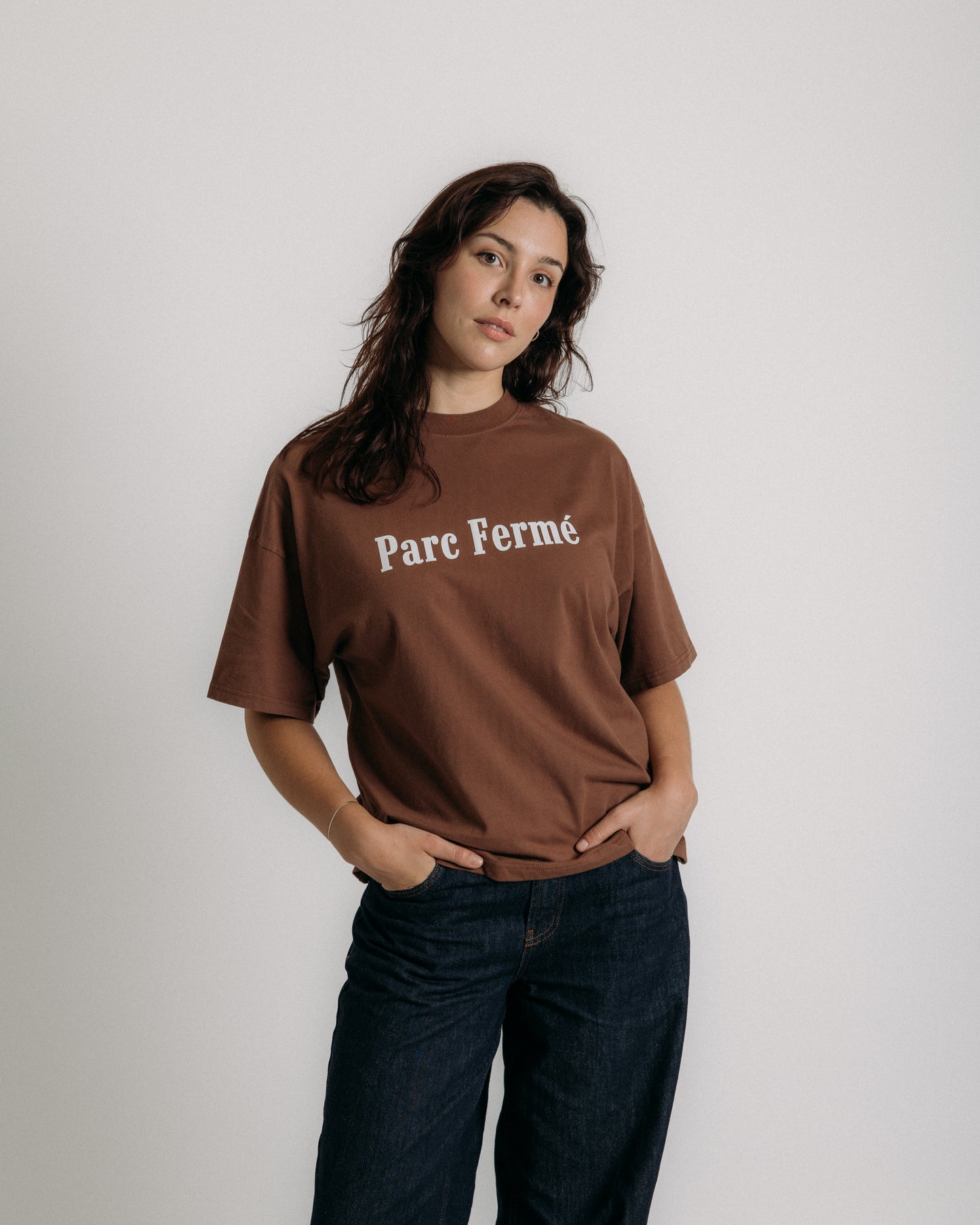 BOXY FIT PARC FERMÉ TEE (BROWN)