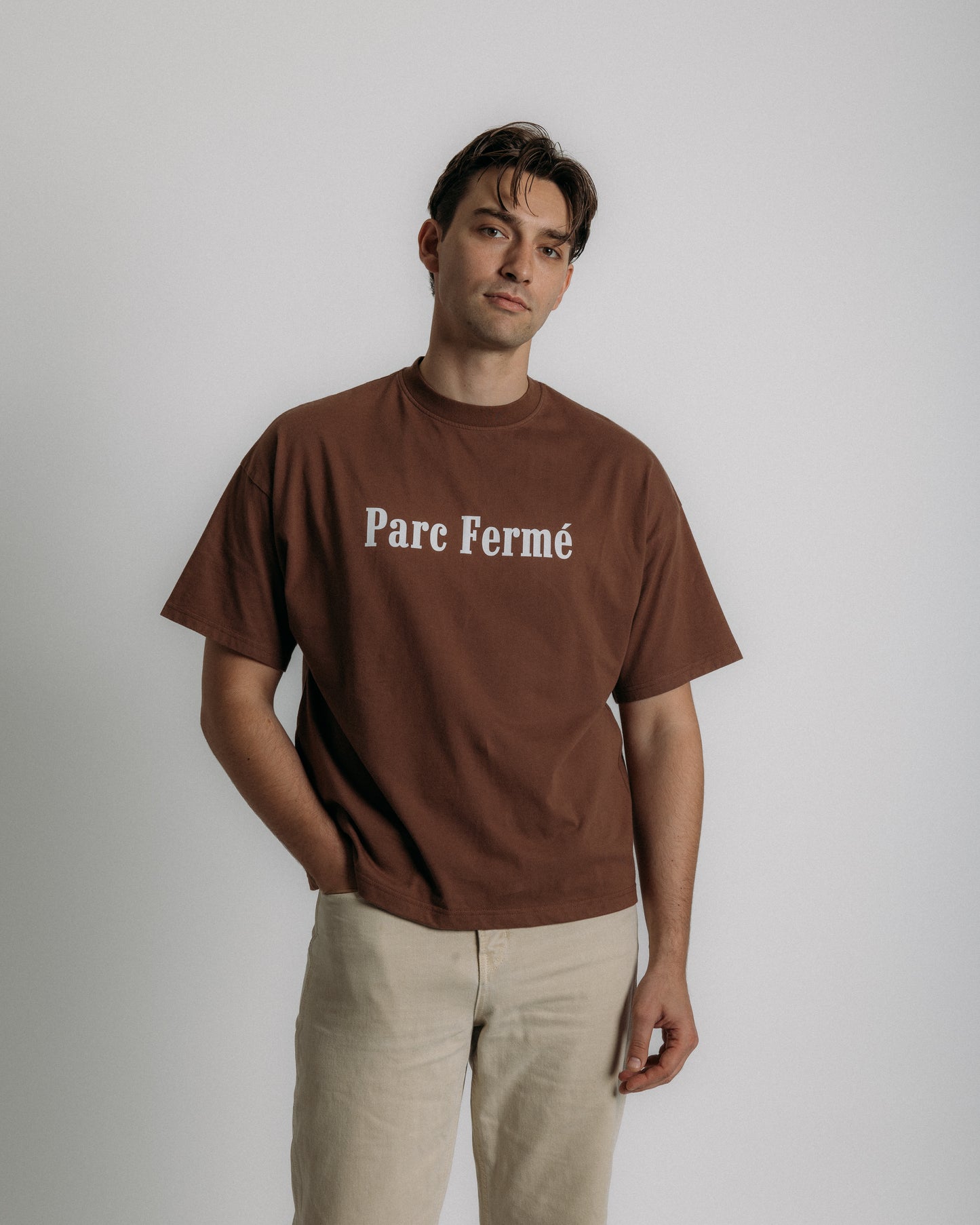 BOXY FIT PARC FERMÉ TEE (BROWN)