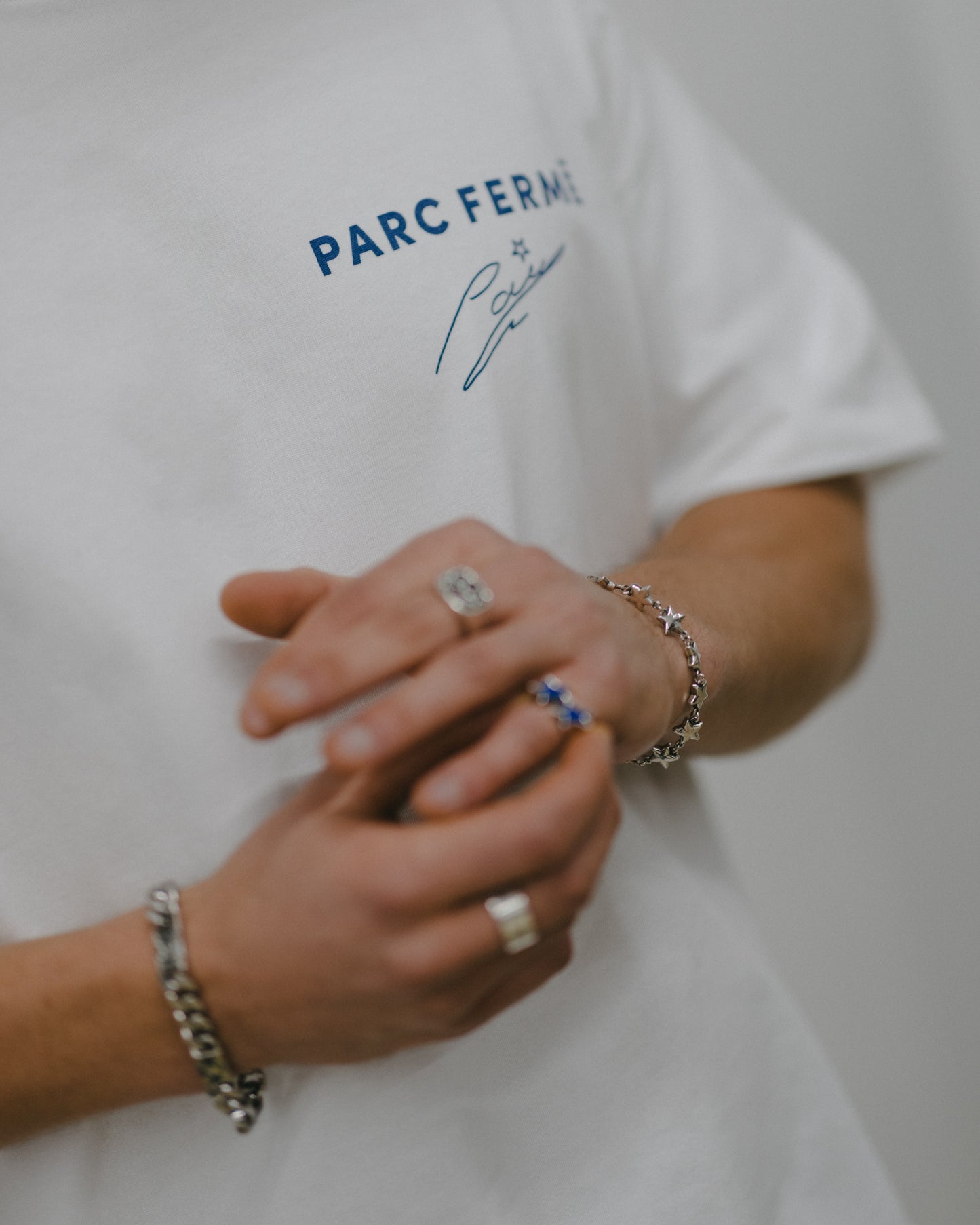 PAUL ARON X PARC FERMÉ TEE (WHITE)